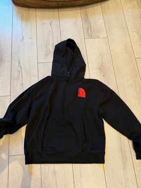 The North Face Black Fleece Pullover with Logo Tag